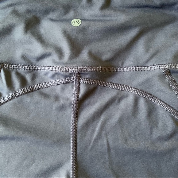 𝅺APANA Charcoal Gray Cropped Leggings With Calf Cutout Detail Size Small (907) - Picture 9 of 10